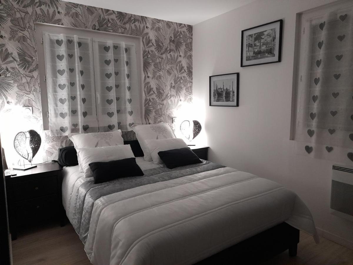 Apartament Les Pieds Dans L'Eau Sainte-Marie-la-Mer Zewnętrze zdjęcie